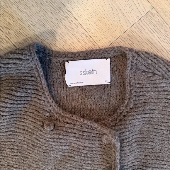 Women's Chunky Brown Knit Cardigan - Picture 3 of 4